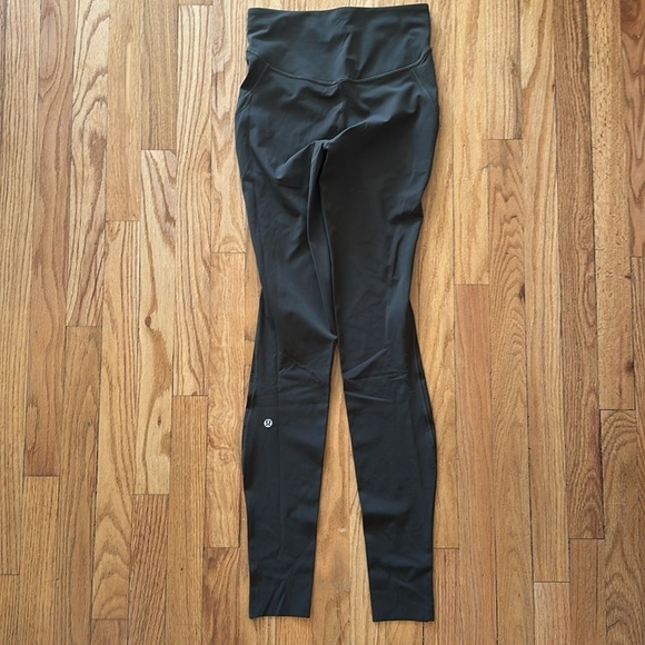 Lululemon sz 6 Base Pace High-Rise Tight 31" Smoked Spruce Leggings great cond - Picture 2 of 6